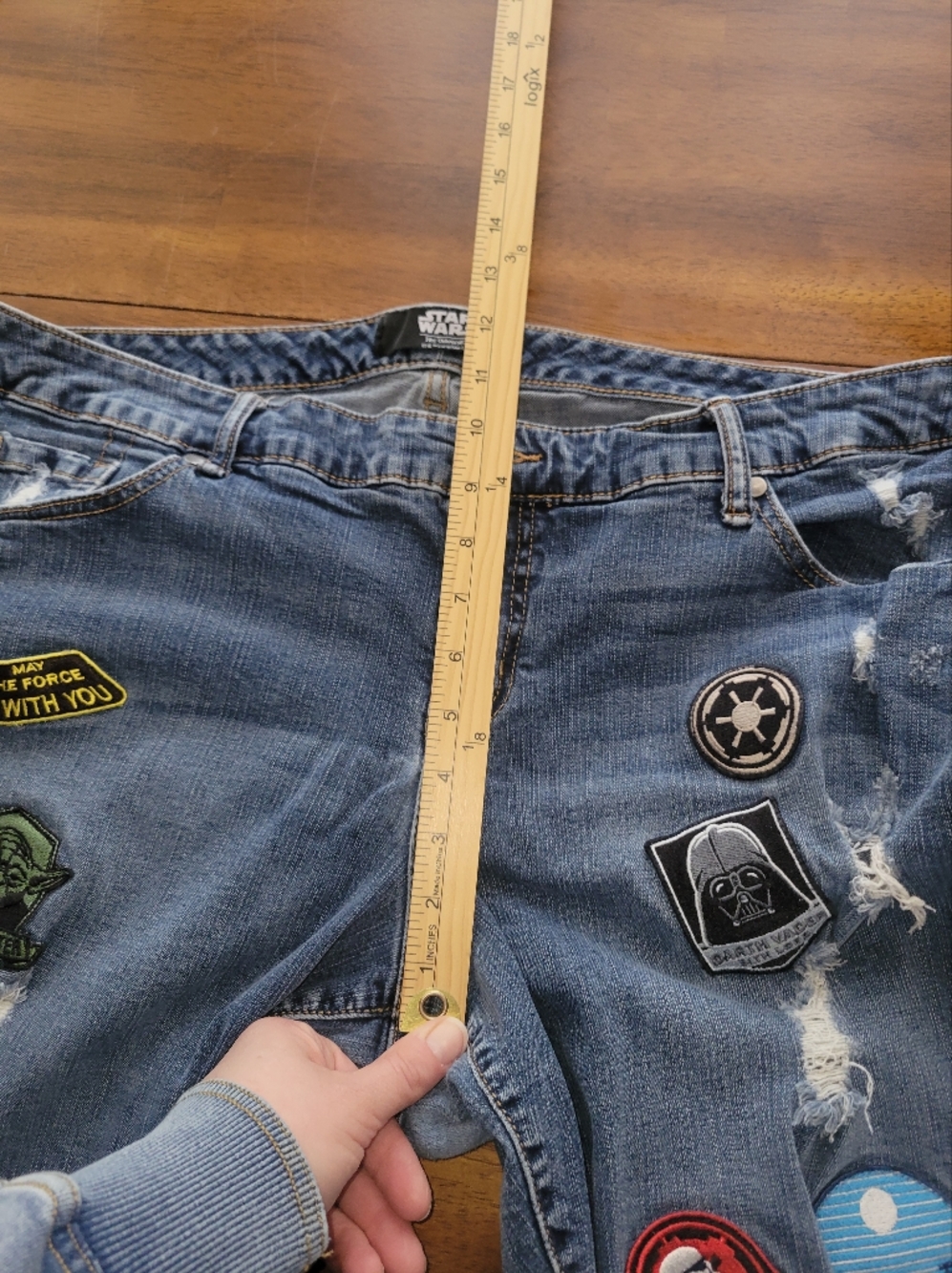 Torrid Star Wars Her Universe Patch Jeans 20 - Picture 11 of 13